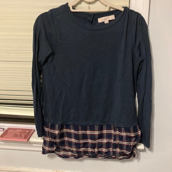 Anne Taylor LOFT layered shirt Size small but fits like a medium in my opinion - Picture 1 of 4